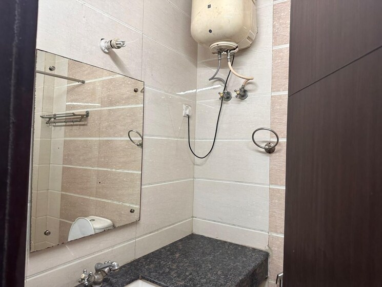 Bathroom, suncity-heights 1 RK 500 Sq.Ft. Apartment In Sector 54 Gurgaon 8860762
