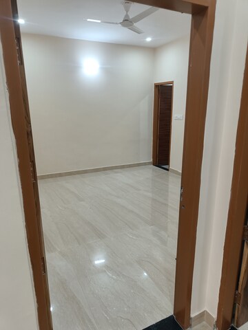 Room in 2 BHK Builder Floor at Dharam Flats, Palam Vihar Extension – for Rent