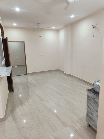 Room in 2 BHK Builder Floor at Dharam Flats, Palam Vihar Extension – for Rent