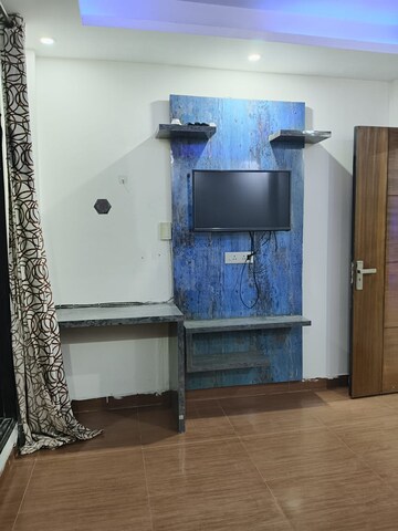 Furnished Amenities in 1 BHK Builder Floor at Sushant Lok I – for Rent