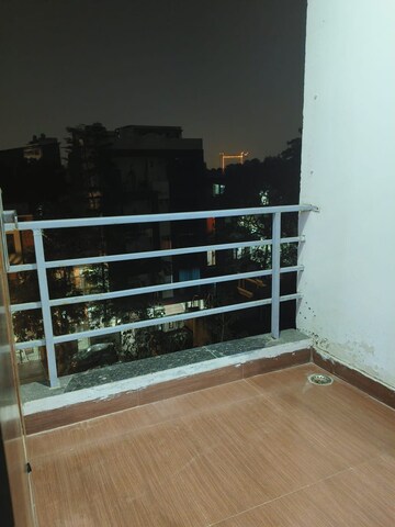 Balcony in 1 BHK Builder Floor at Sushant Lok I – for Rent