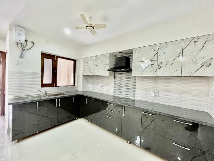 Kitchen, ramprastha-skyz 3 Bedroom 2025 Sq.Ft. Apartment In Sector 37d Gurgaon 8860876