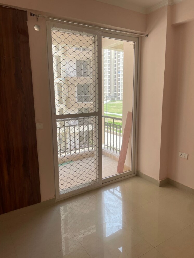 Room, amrapali-golf-homes 3 Bedroom 1115 Sq.Ft. Apartment In Sector 4 Greater Noida Greater Noida 8860963