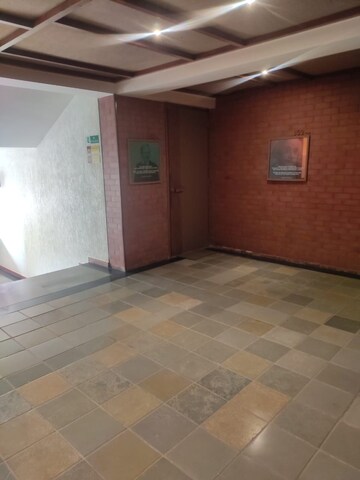 Room in  Office Space at Navrangpura – for Rent