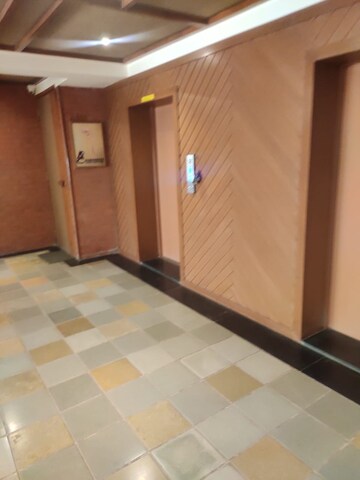 Room in  Office Space at Navrangpura – for Rent