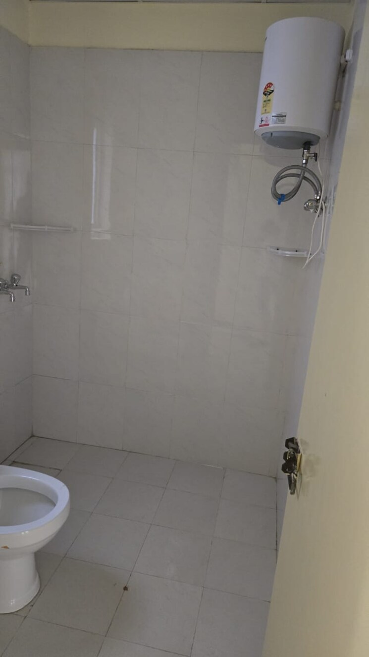 Bathroom, pyramid-fusion-homes 2 Bedroom 680 Sq.Ft. Apartment In Sector 70a Gurgaon 8861055