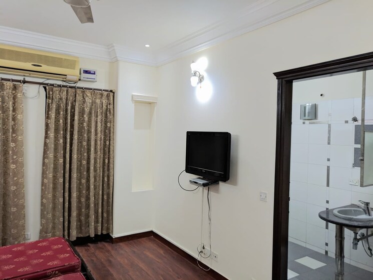Bathroom, sector 45 6 Bedroom 502 Sq.Yd. Independent House In Sector 45 Gurgaon 8861030