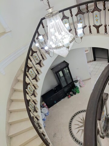 Furnished Amenities in 6 BHK Independent House at Sector 45 – for Sale