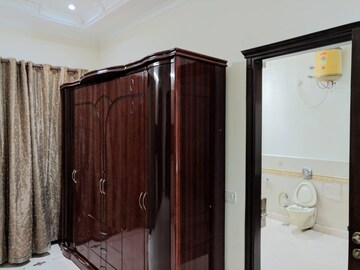 Bedroom in 6 BHK Independent House at Sector 45 – for Sale