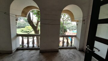 Balcony in 6 BHK Villa at Mohaba Bazar – for Rent