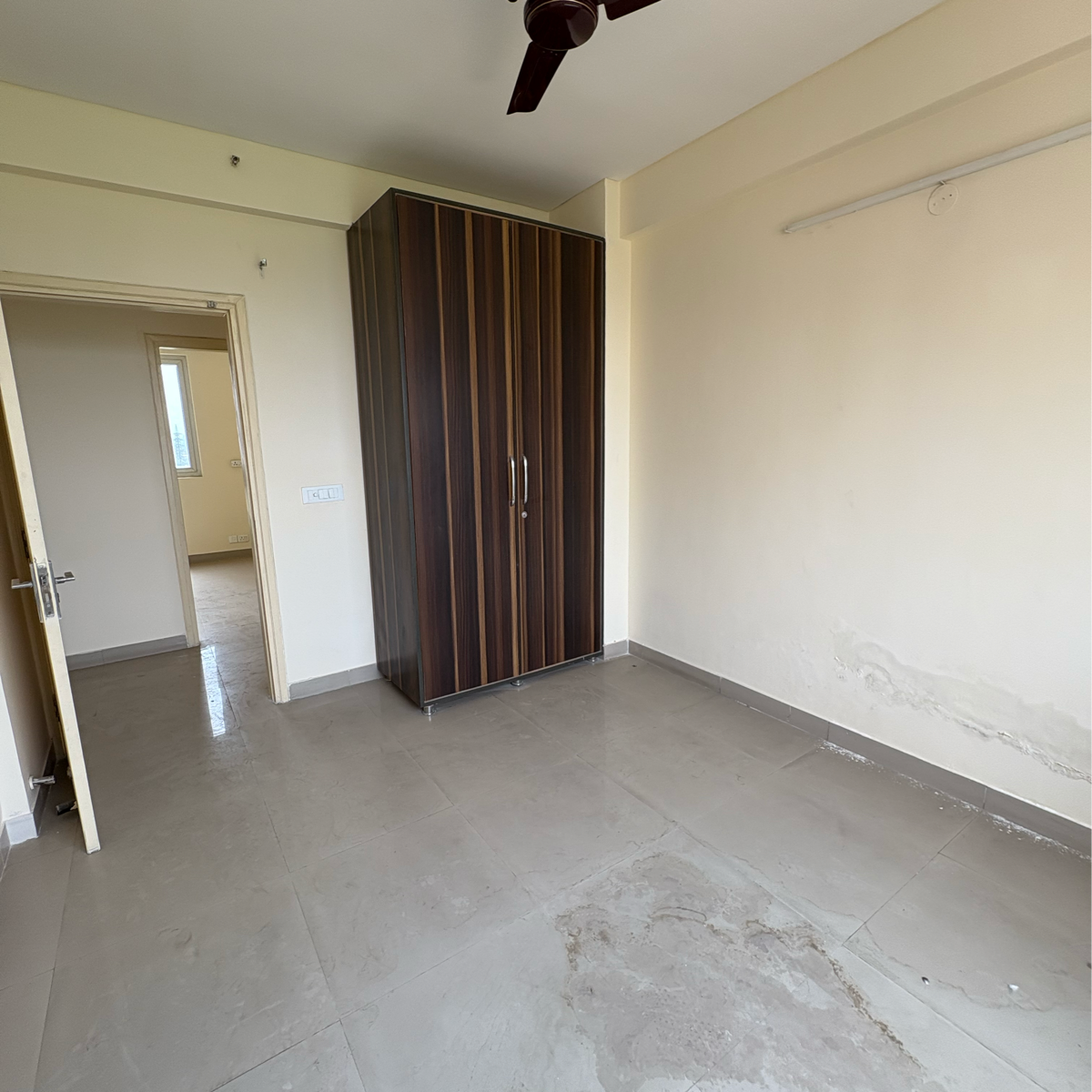 2.5 BHK + Extra Room Apartment For Rent in Signature Global Proxima Phase 2