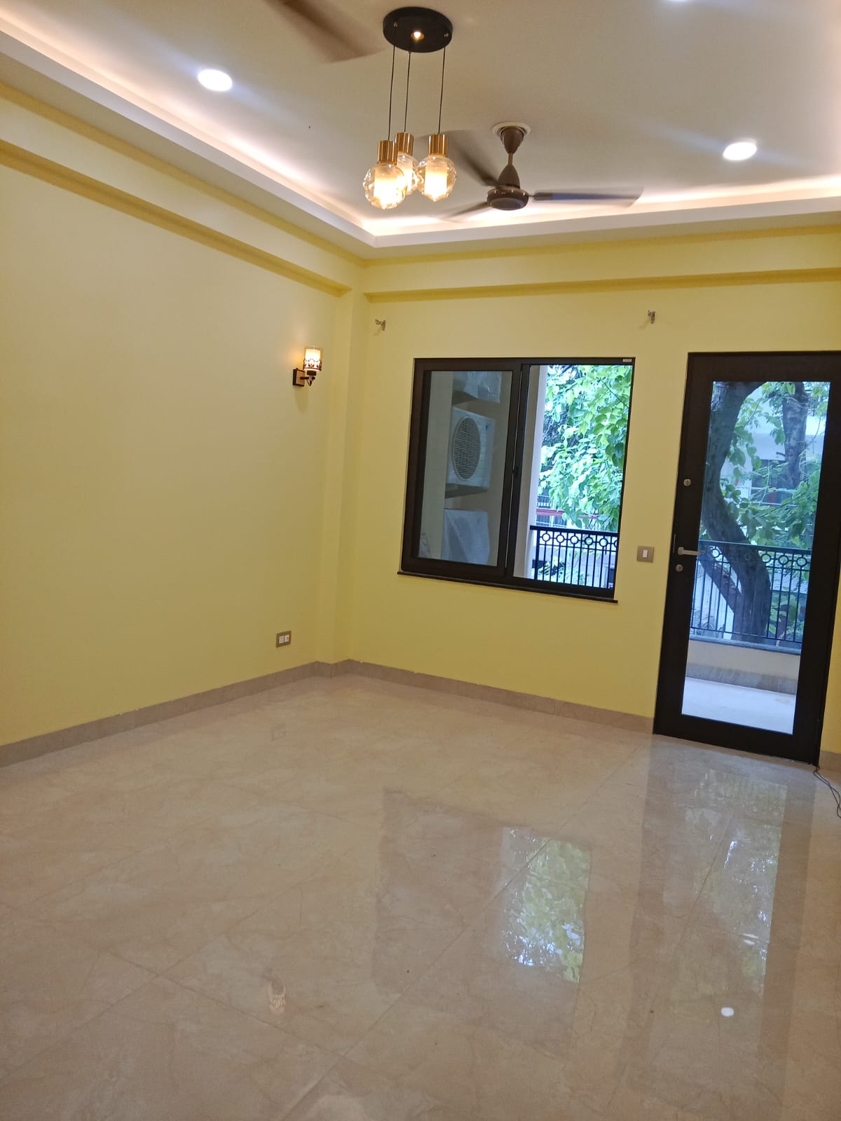 6+ BHK + Servant Room Independent House For Sale in Unitech South City 1
