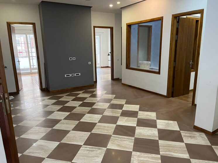 Room, unitech-south-city-1 6+ Bedroom 360 Sq.Yd. Independent House In South City 1 Gurgaon 8861088