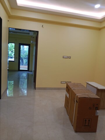 Room in 6+ BHK Independent House at Unitech South City 1, South City 1 – for Sale