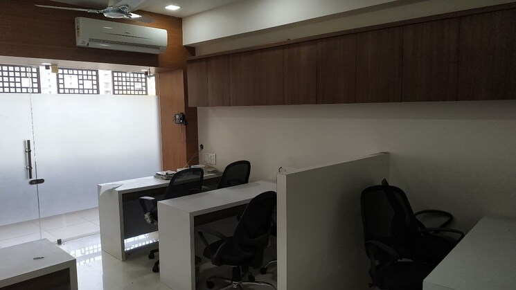 Team Area, south bopal Commercial Office Space 610 Sq.Ft. In South Bopal Ahmedabad 8861096