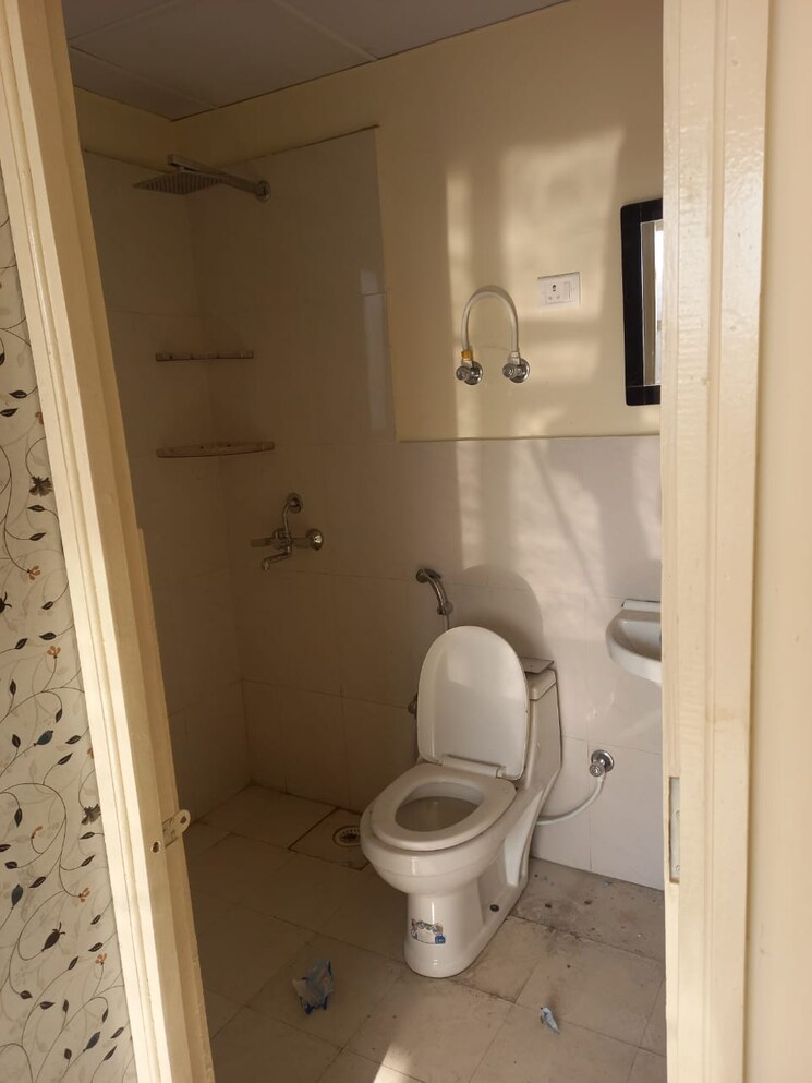 Bathroom, pyramid-fusion-homes 2 Bedroom 580 Sq.Ft. Apartment In Sector 70a Gurgaon 8861124