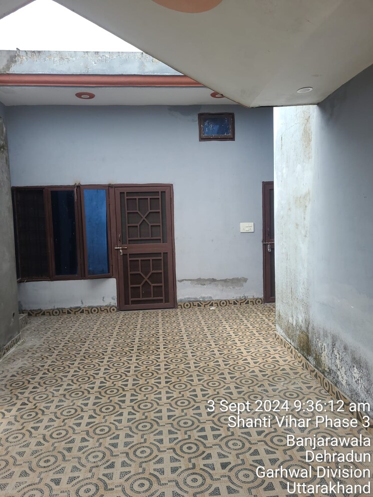 Room, kargi 5 Bedroom 1500 Sq.Ft. Independent House In Kargi Dehradun 8861139