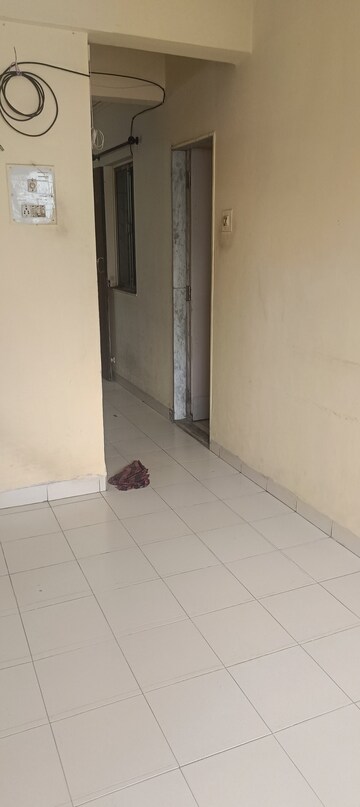 Room in 1 BHK Apartment at Anita Vihar, Kandivali East – for Rent