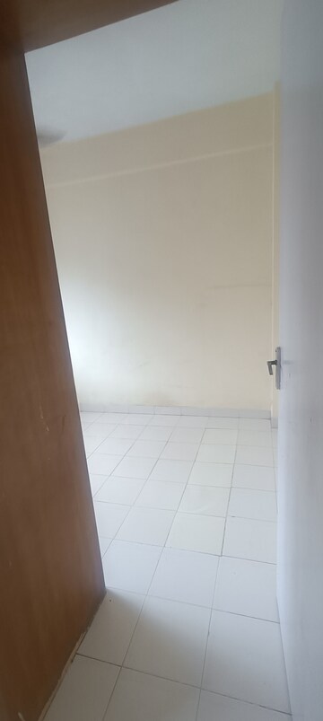 Furnished Amenities in 1 BHK Apartment at Anita Vihar, Kandivali East – for Rent