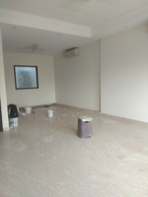 Room in 4 BHK Builder Floor at New Friends Colony – for Sale