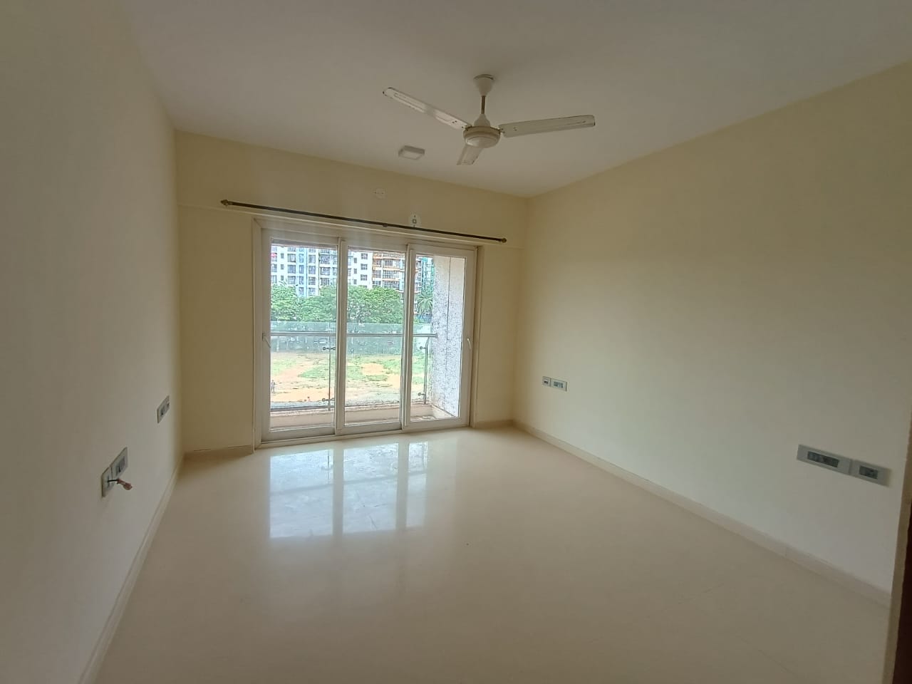 2 BHK Apartment For Rent in RNA Continental