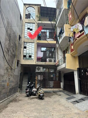 3 BHK Builder Floor For Sale in Vasundhara Sector 13