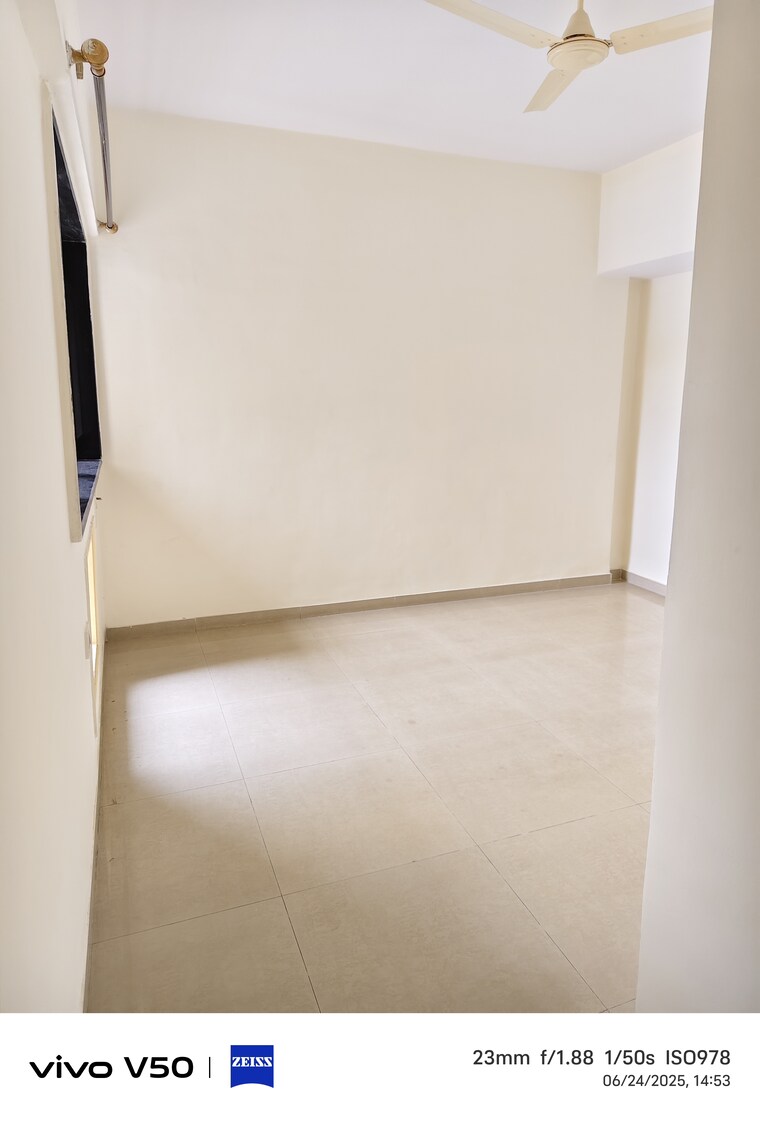 Room, lalani-residency 2 Bedroom 618 Sq.Ft. Apartment In Kavesar Thane 8861224