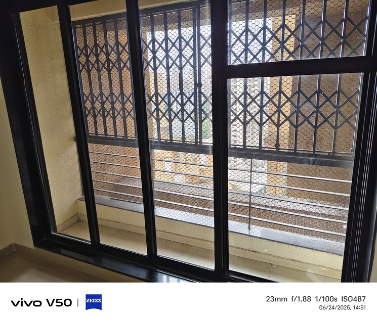 Room, lalani-residency 2 Bedroom 618 Sq.Ft. Apartment In Kavesar Thane 8861224