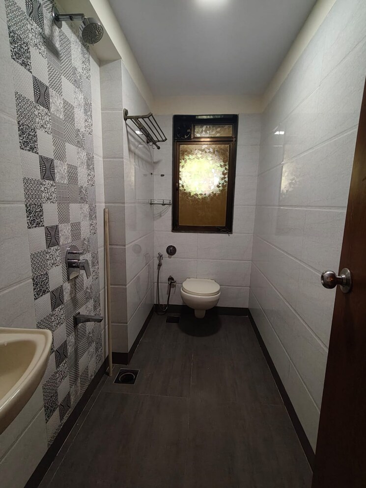 Bathroom, swastik-park 2 Bedroom 910 Sq.Ft. Apartment In Chembur Mumbai 8861207