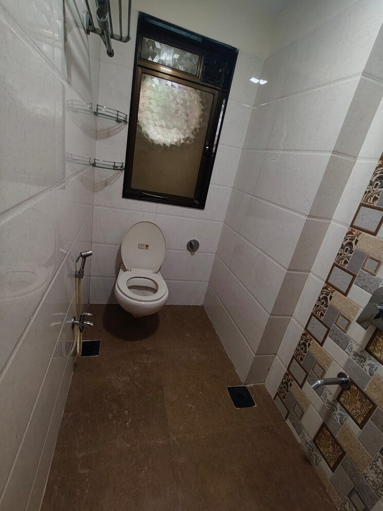 Bathroom, swastik-park 2 Bedroom 910 Sq.Ft. Apartment In Chembur Mumbai 8861207