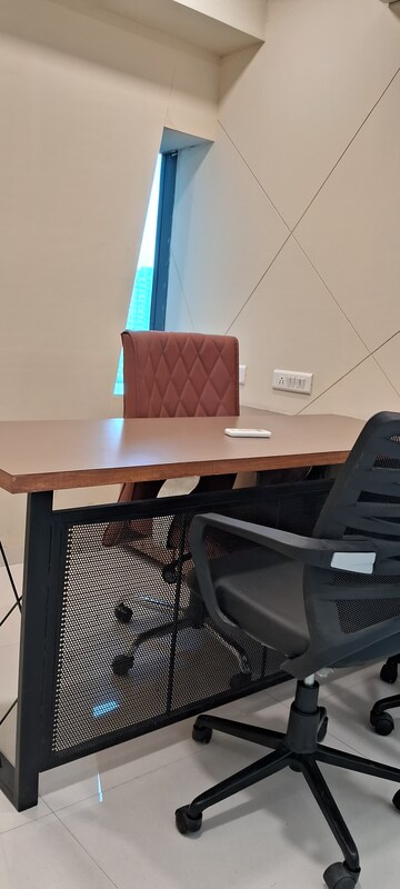  Office Space For Rent in Thaltej