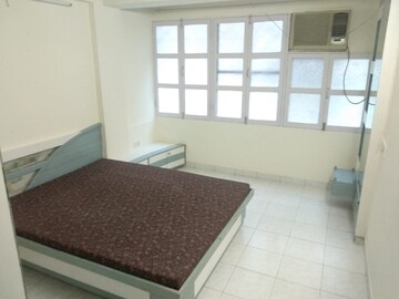 Bedroom in 2 BHK Apartment at Santacruz West – for Rent