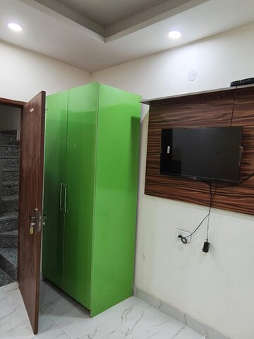 Room in 1 RK Builder Floor at Ansal Sushant Apartments, Sushant Lok I – for Rent