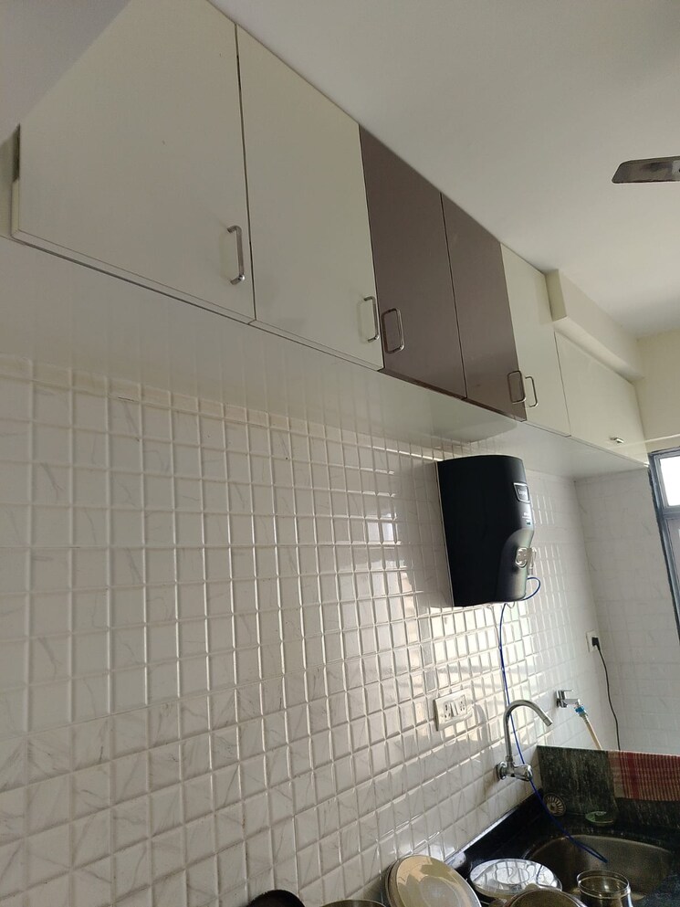 Bathroom, arihant-residency-sion 3 Bedroom 850 Sq.Ft. Apartment In Sion Mumbai 8861385