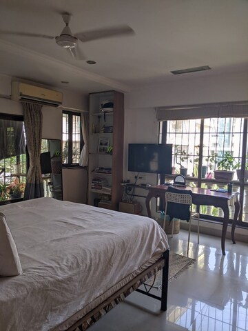 Bedroom in 2 BHK Apartment at Bandra West – for Rent