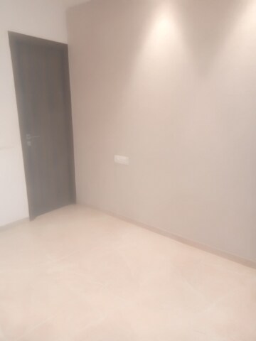 Room in 1 BHK Apartment at Hiranandani Highland, Powai – for Rent