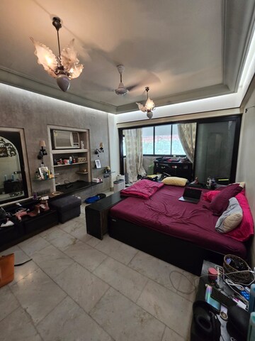 Bedroom in 2 BHK Apartment at Khar West – for Rent