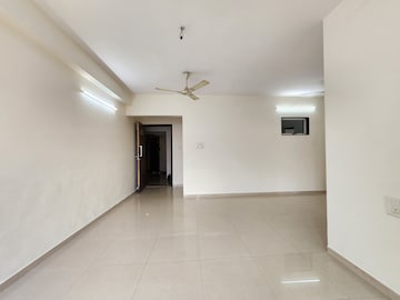 Room in 2 BHK Apartment at Lokhandwala Spring Grove, Kandivali East – for Rent