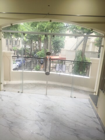 Parking in 3.5 BHK Villa at Eros Rosewood City, Sector 49 – for Rent