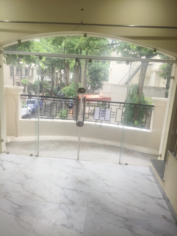  Parking, eros-rosewood-city 3.5 Bedroom 2100 Sq.Ft. Villa In Sector 49 Gurgaon 8861508