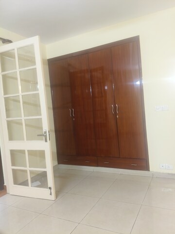 Furnished Amenities in 3.5 BHK Villa at Eros Rosewood City, Sector 49 – for Rent