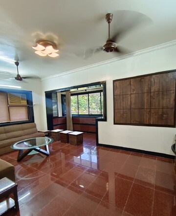 Living Room in 2 BHK Apartment at Santacruz West – for Rent