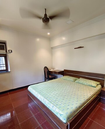 Bedroom in 2 BHK Apartment at Santacruz West – for Rent