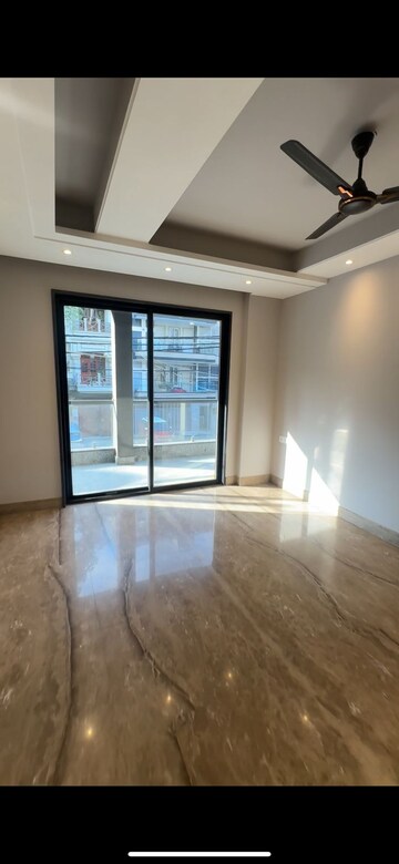 Room in 3 BHK Builder Floor at Pamposh Enclave – for Sale