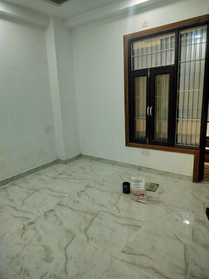 Room in 3 BHK Builder Floor at Lucky The Palm Valley, Sector 1 Greater Noida – for Sale