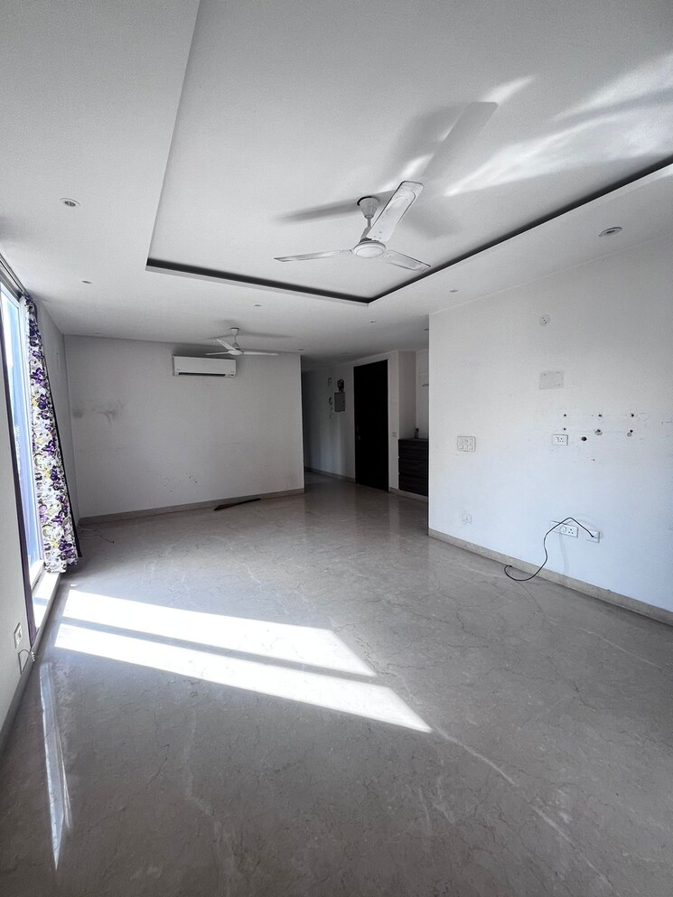 Room, sector 31 3 Bedroom 342 Sq.Yd. Builder Floor In Sector 31 Gurgaon 8861514