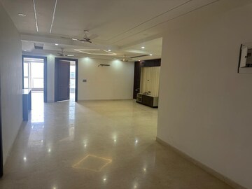 Room in 4 BHK Builder Floor at Sector 57 – for Rent