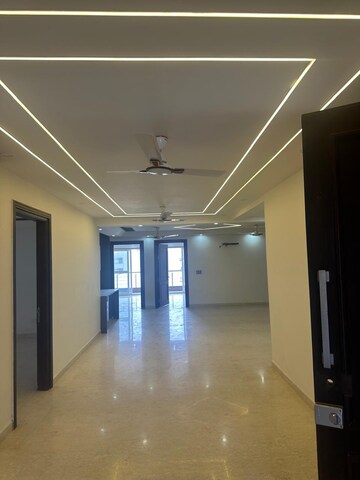 Room in 4 BHK Builder Floor at Sector 57 – for Rent
