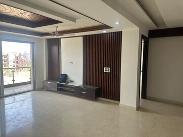 Room in 4 BHK Builder Floor at Sector 57 – for Rent