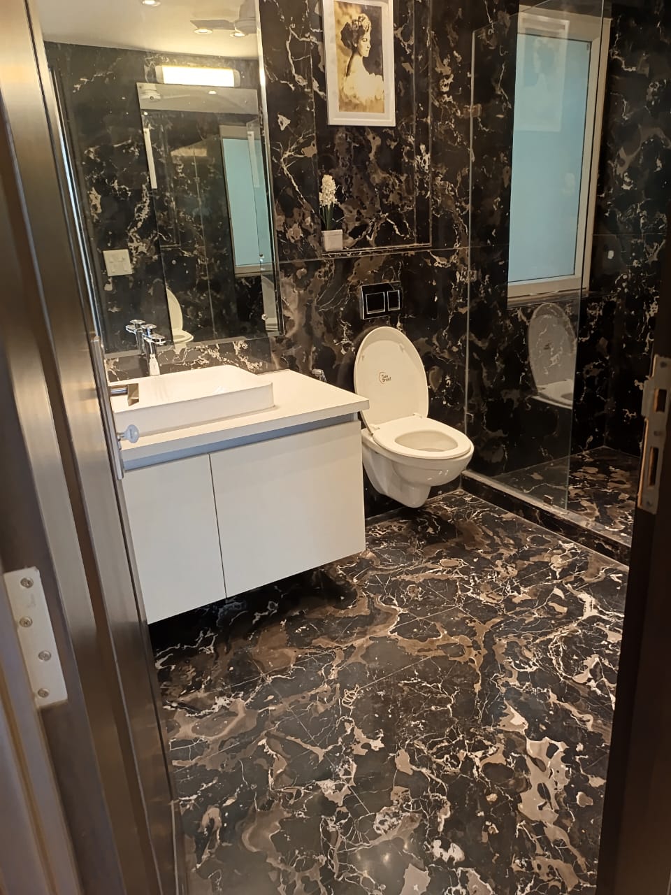 6+ BHK + Servant Room Independent House For Sale in Sector 40